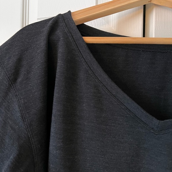 lululemon long sleeve crop top loose fit in sleeves - Picture 2 of 4